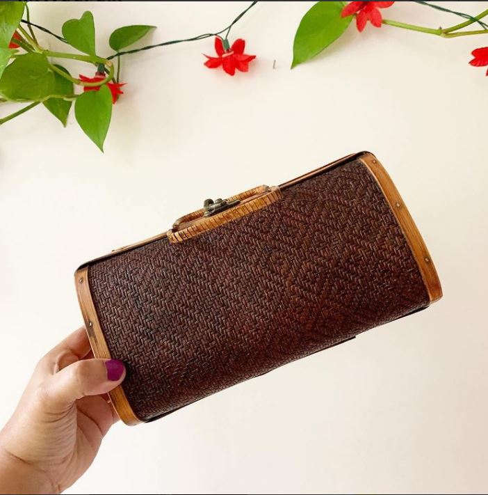 Vintage Leather Hard-shell Purse with Weaving that is perfect for secondhand gift