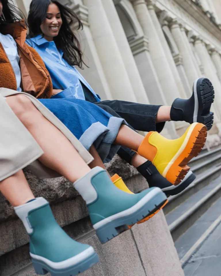 25+ Best Non-Toxic Rain Boots For All Ages In 2024