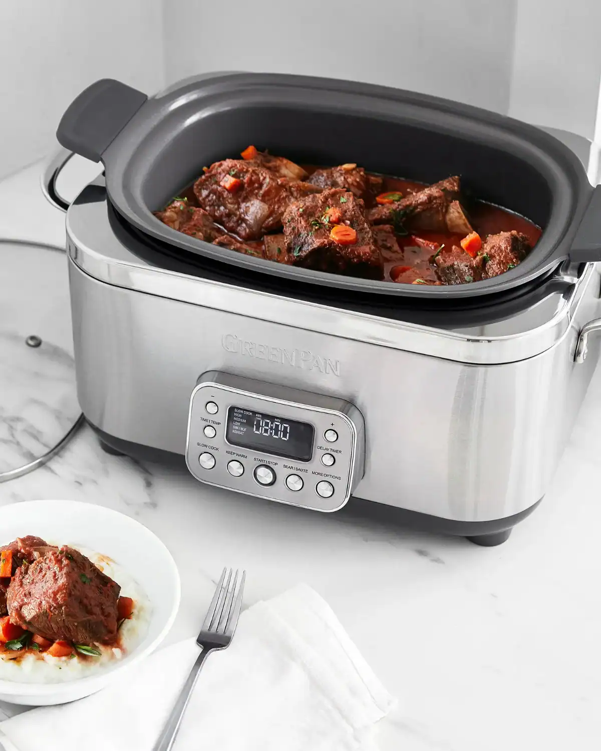 GreenPan non-toxic slow cooker with PFAS-free Thermolon ceramic coating, lead-free and safe for everyday cooking.