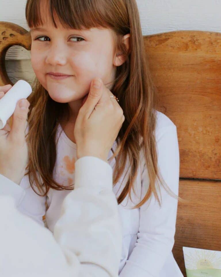best non-toxic sunscreen for kids and babies with mineral zinc oxide safe sunscreen options for sensitive skin