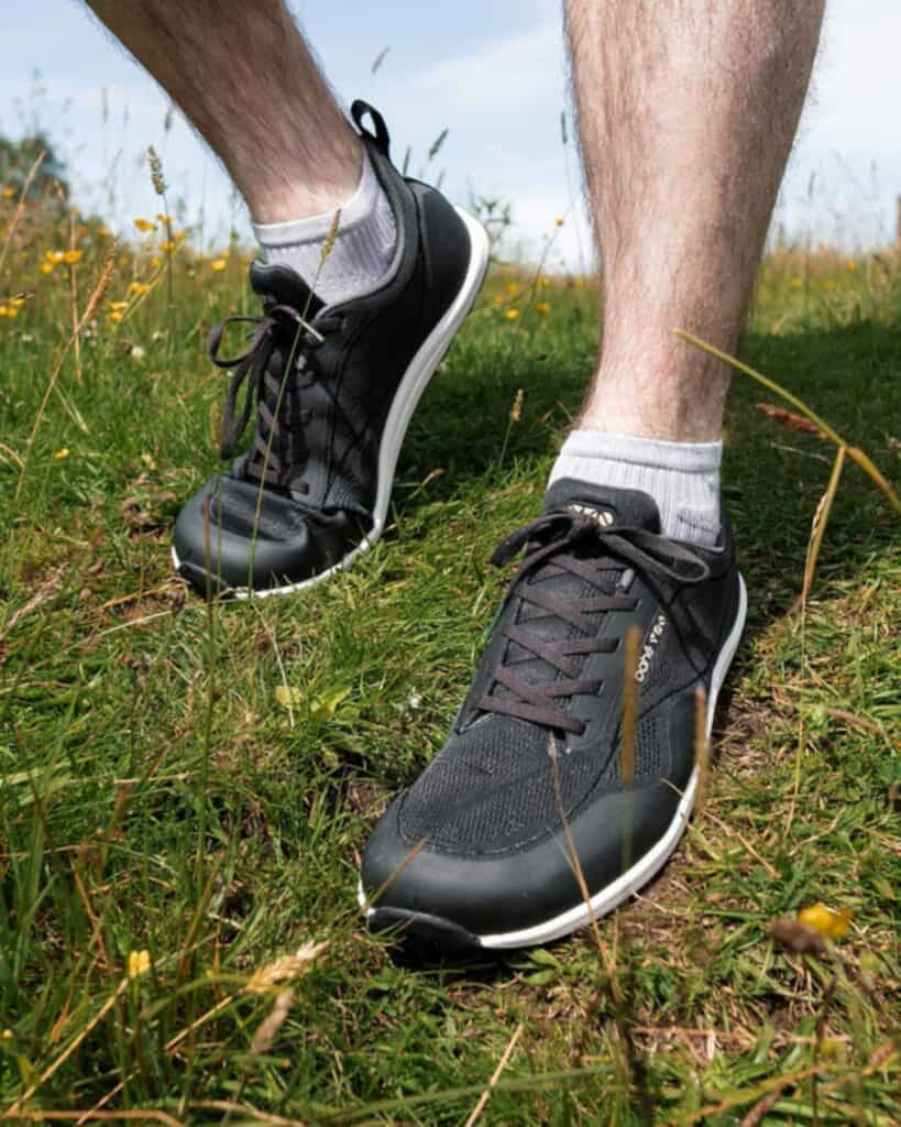 Bahé grounding barefoot shoes designed for natural foot movement