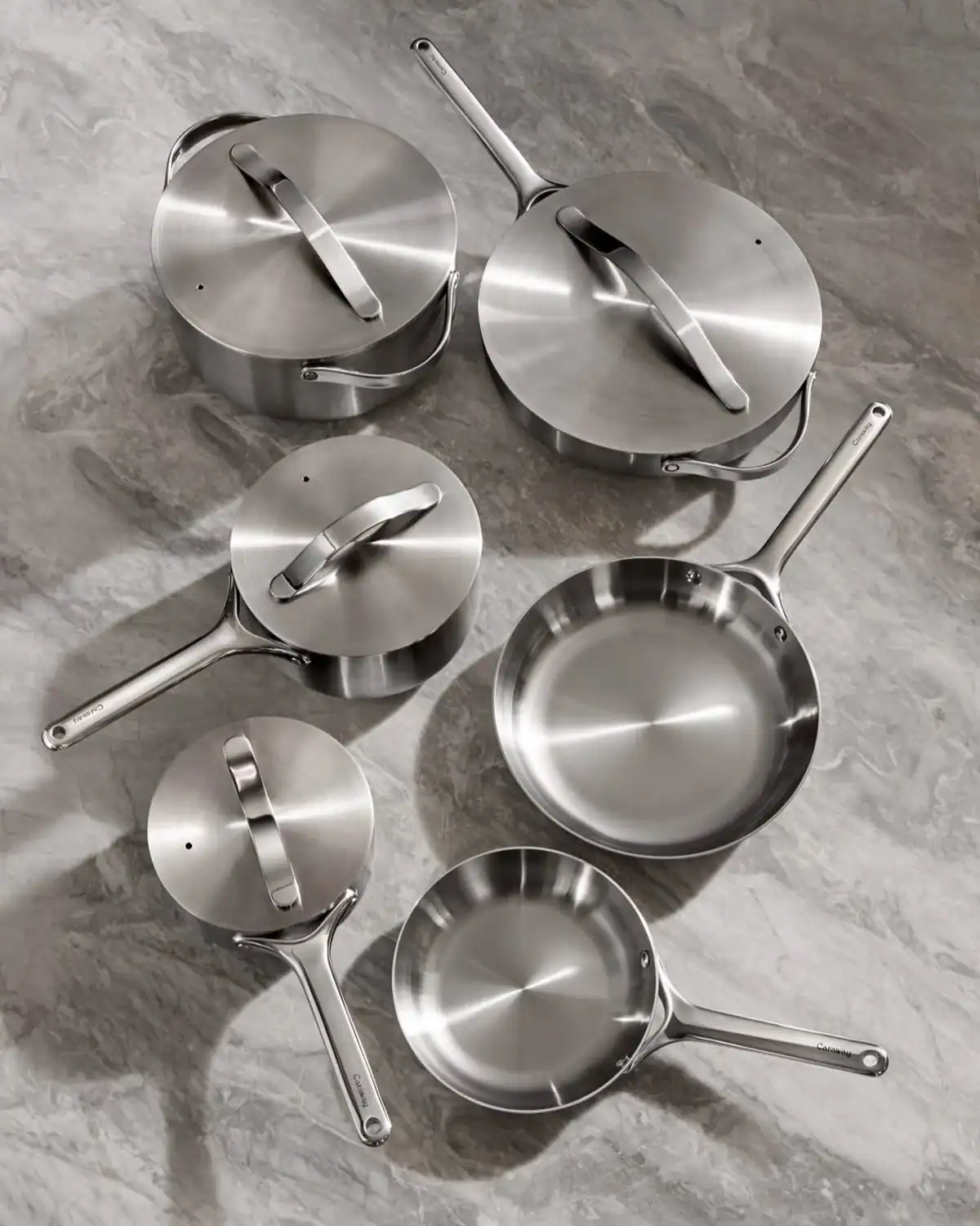 Caraway cookware set free from PFAS, PFOA, and lead, stylish non-toxic cookware gift for sustainable moms.