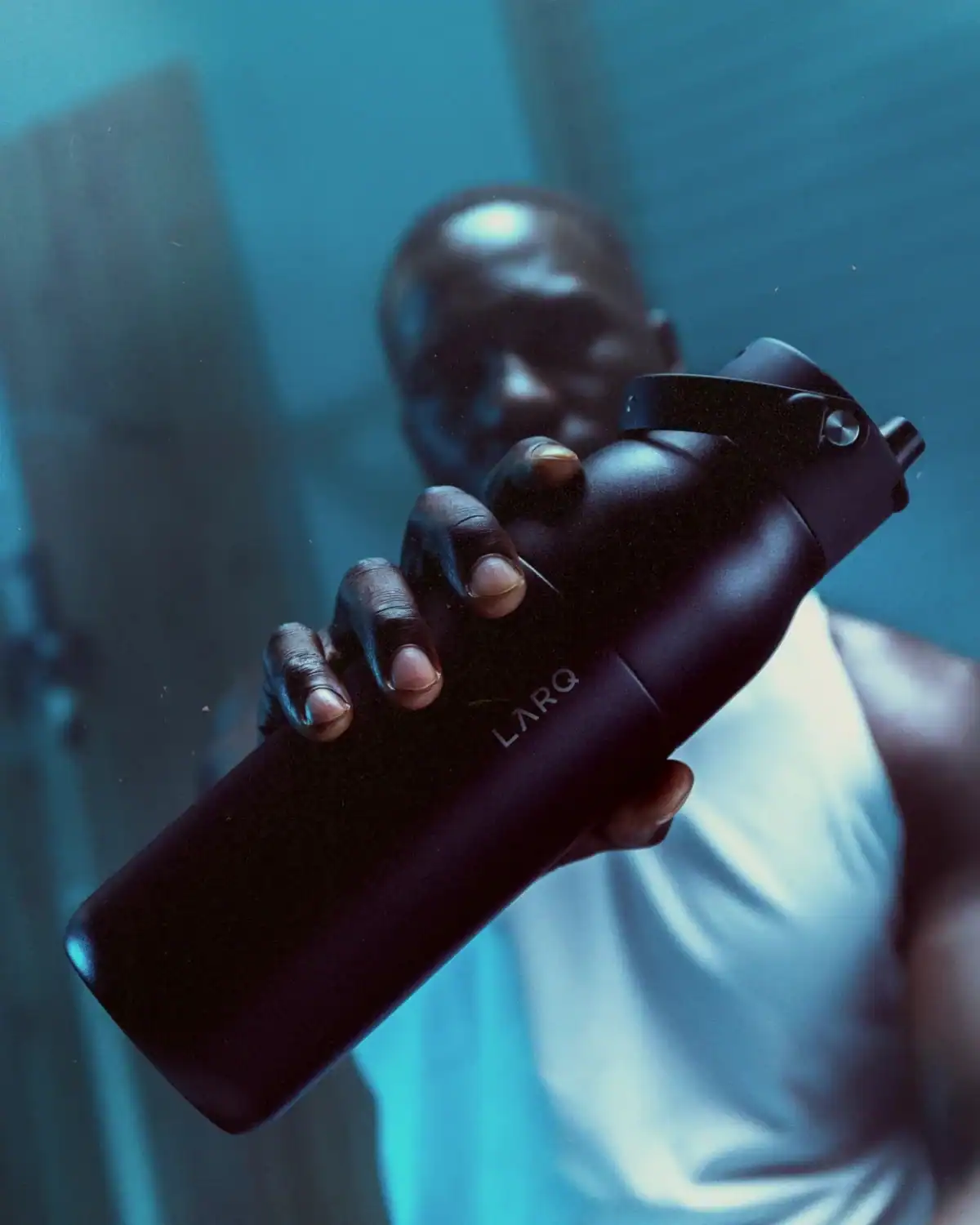 LARQ UV-C self-cleaning stainless steel bottle that removes bacteria and odors, a smart, non-toxic hydration gift for dads.