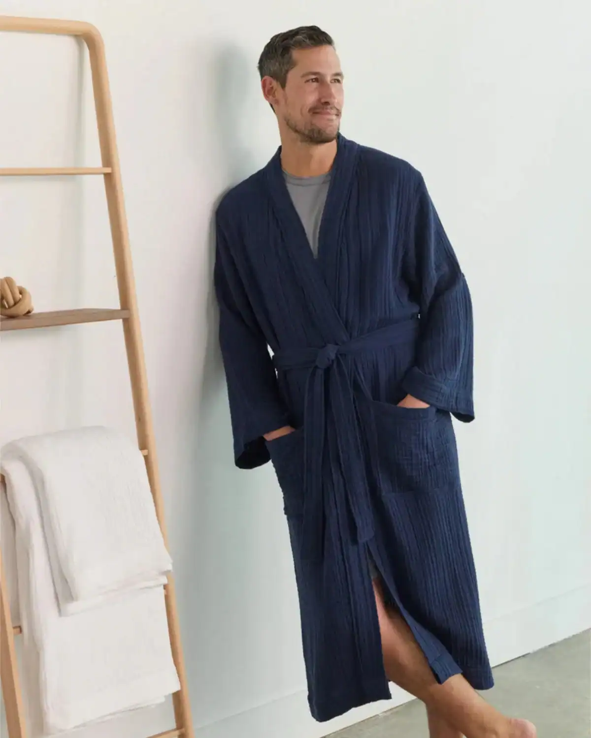 Avocado GOTS-certified organic cotton robe dyed with non-toxic colorants, a cozy, sustainable luxury for dad’s mornings.