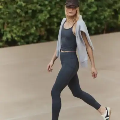 Non-toxic cropped leggings by Pact made from organic cotton, lightweight breathable leggings for casual and active use.
