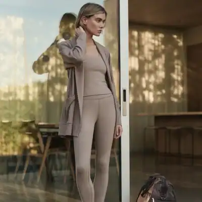 Organic cotton pocket leggings by Pact, non-toxic activewear with side pockets for comfortable everyday wear.