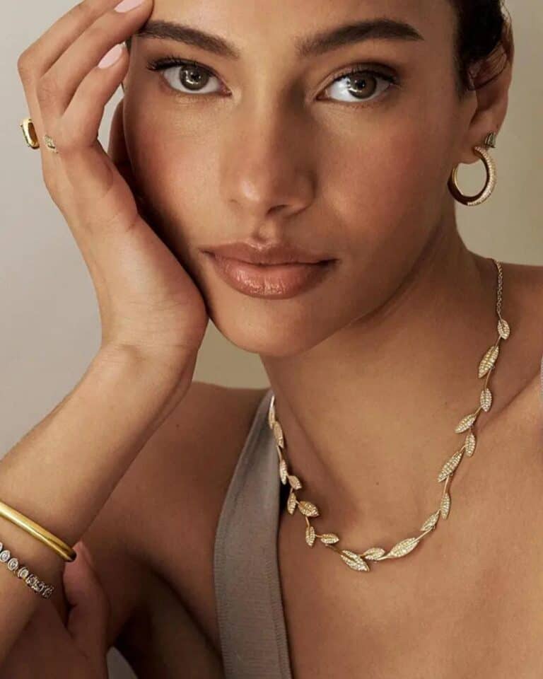 Best ethical jewelry brands featuring sustainable and responsibly sourced gold and diamond jewelry.