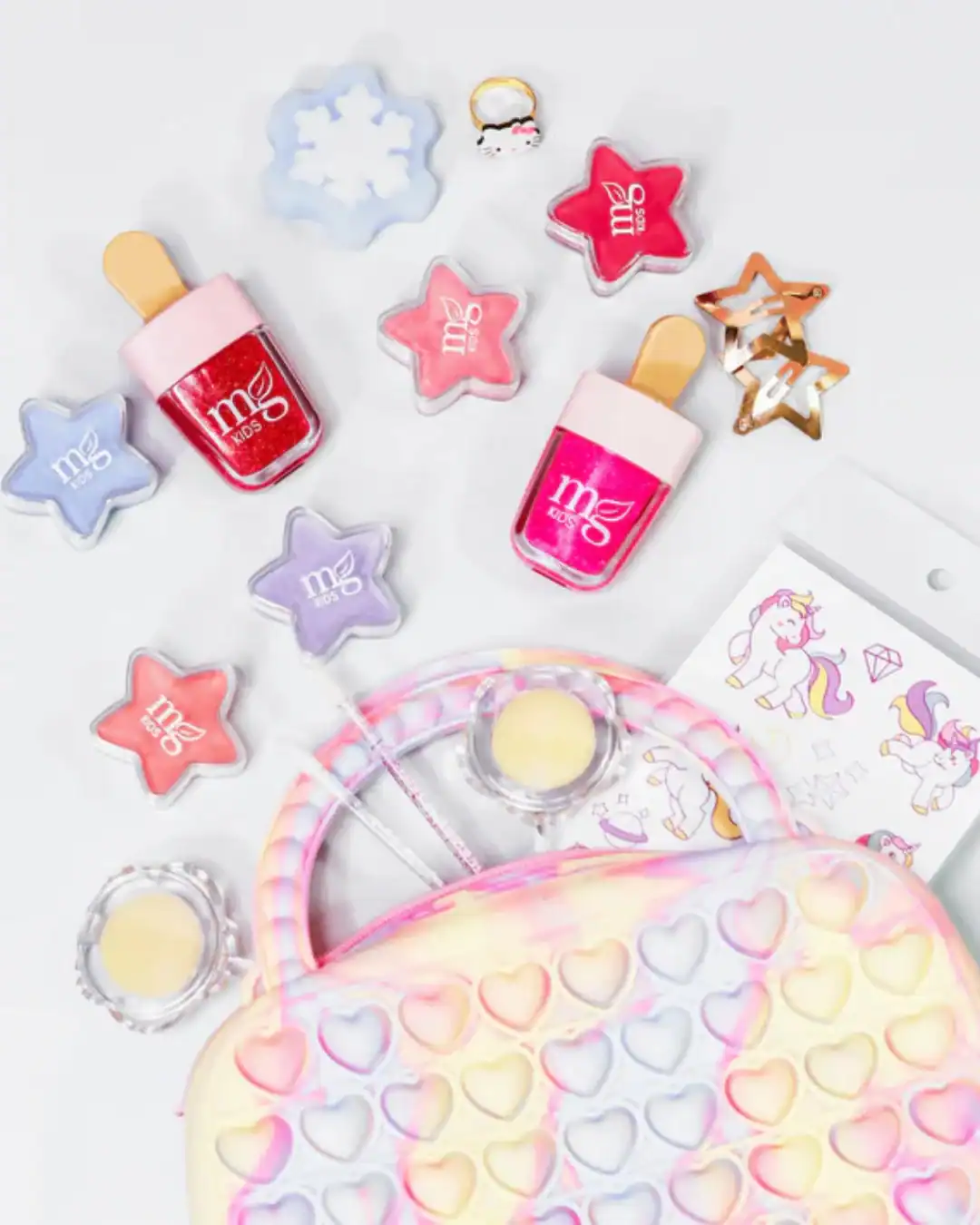 Non-toxic kids' makeup made with natural and organic ingredients.