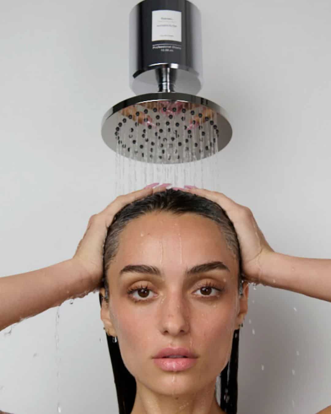 FilterBaby shower filter designed to reduce chlorine and contaminants that may affect sensitive or acne-prone skin.