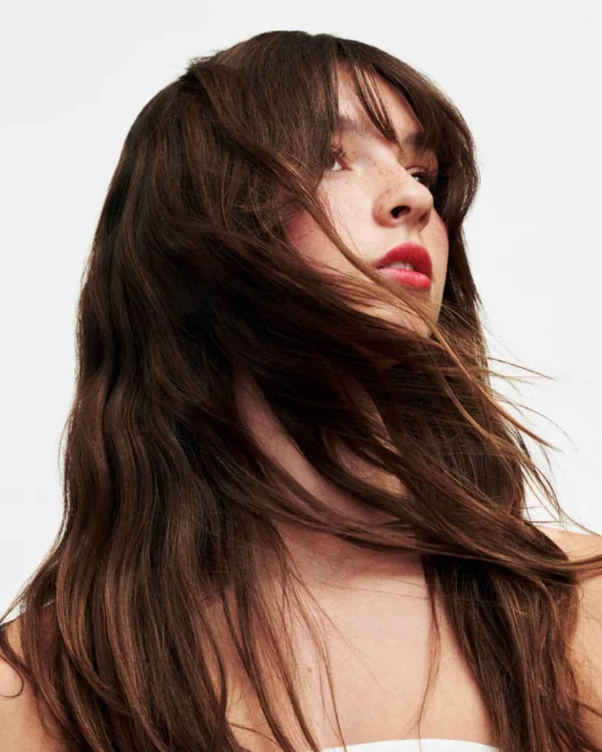 Best non-toxic hair dye options in 2026 featuring safer brands that actually work.