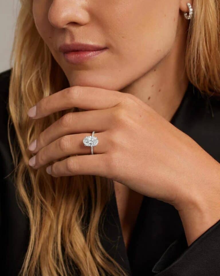Ethical engagement rings with lab-grown diamonds and recycled gold, sustainable, conflict-free ring options.