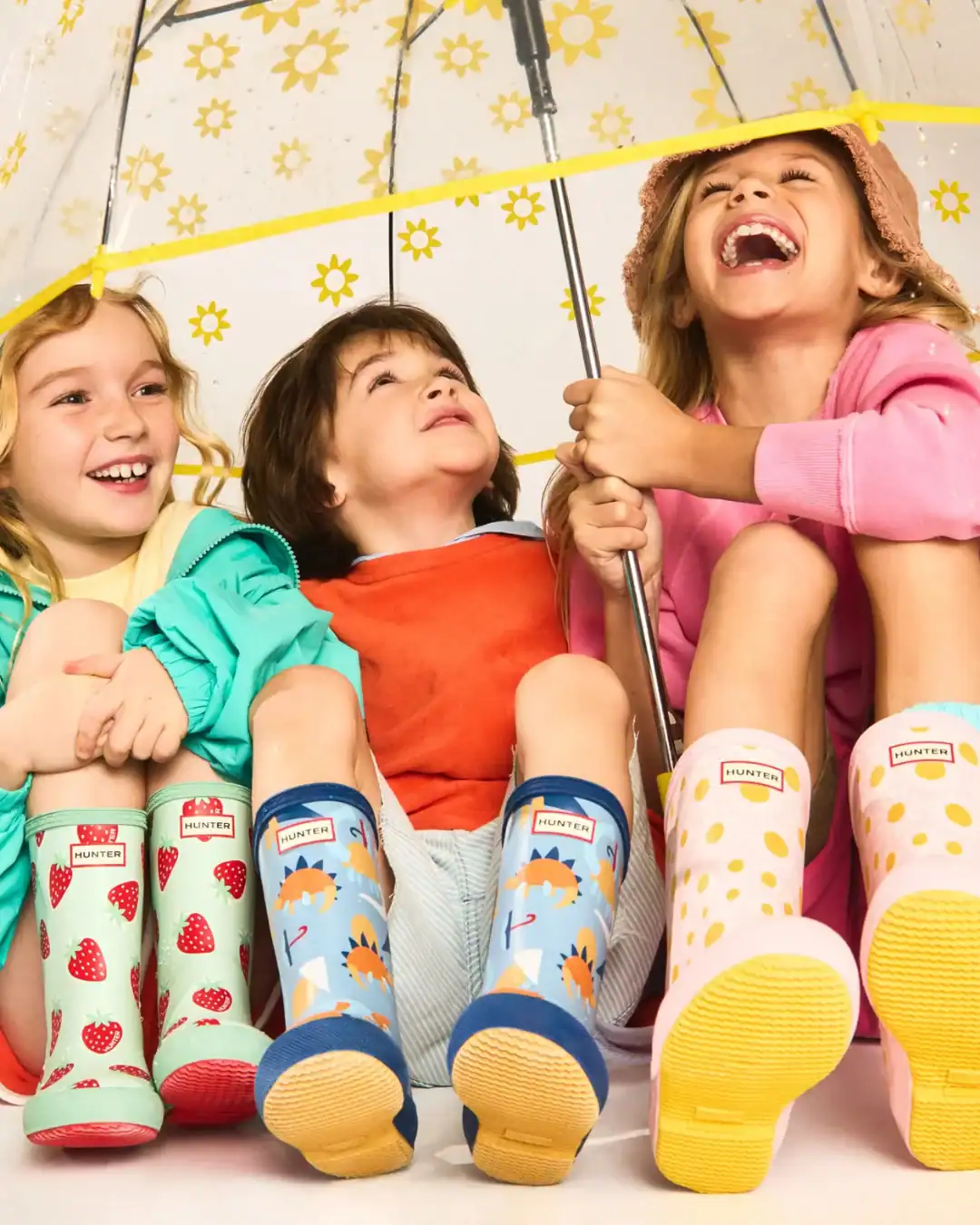 Hunter kids rain boots, natural rubber, waterproof PVC-free boots.