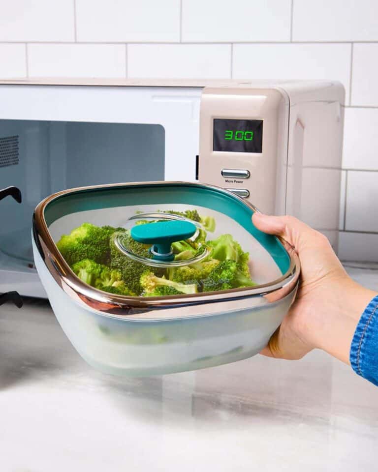 Glass and silicone containers used for non-toxic microwave reheating instead of plastic.