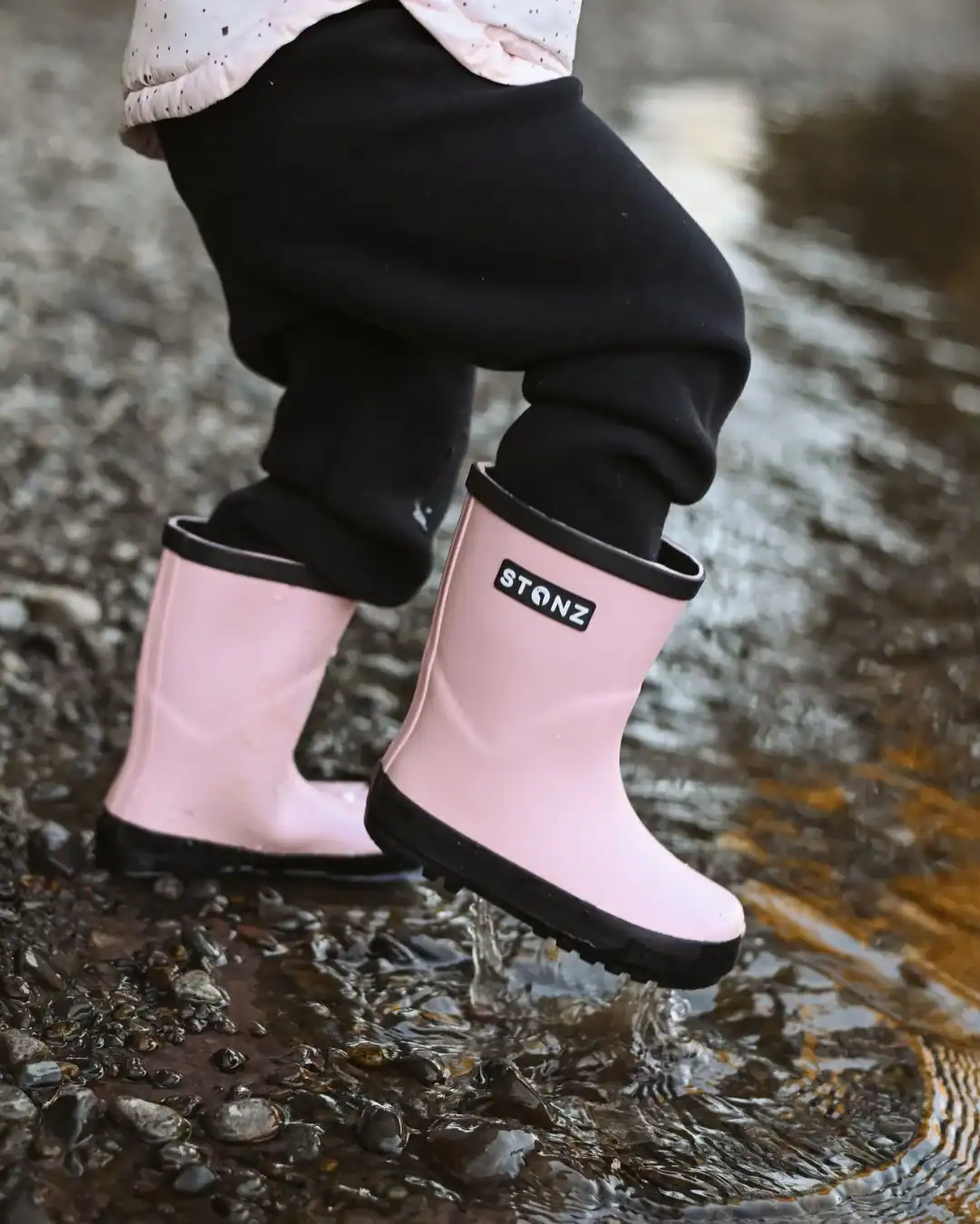 Stonz rain boots for kids made from natural rubber and free from PVC and harmful chemicals.