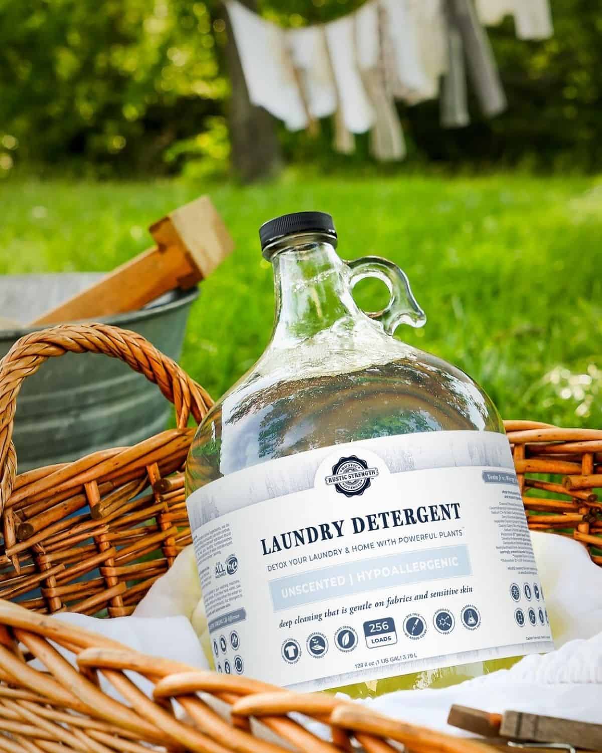 Best non-toxic laundry detergents for sensitive skin and low-tox homes.