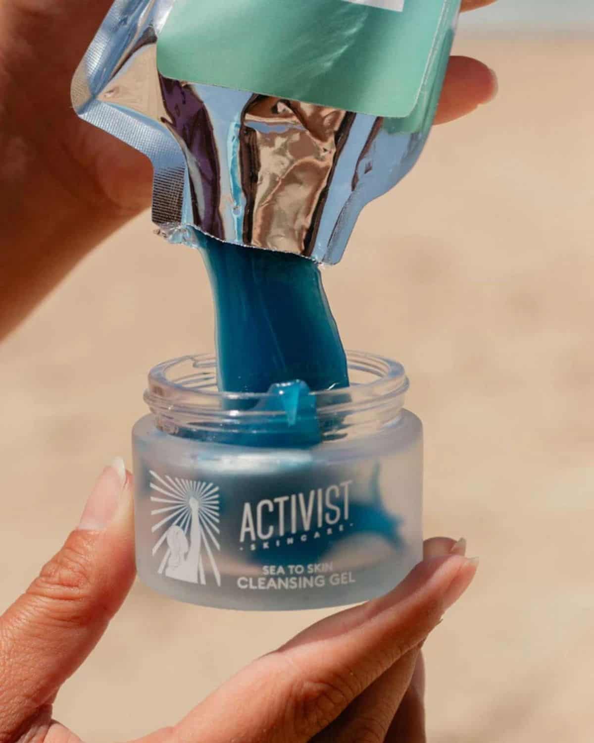 Collection of the best non-toxic face washes made with clean, skin-friendly ingredients for healthy skin.