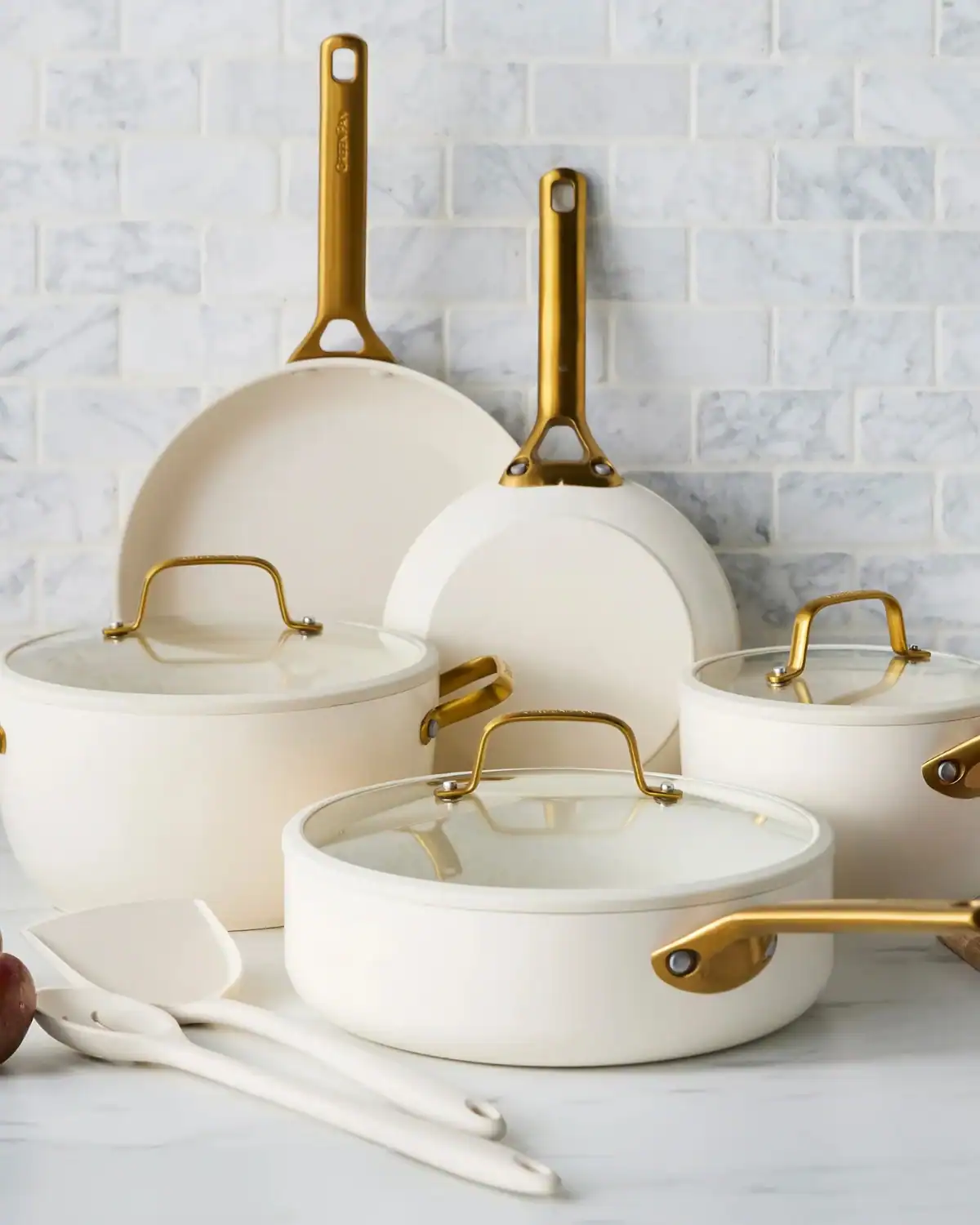 GreenPan ceramic cookware featuring PFAS-free non-stick technology and budget-friendly cookware options.