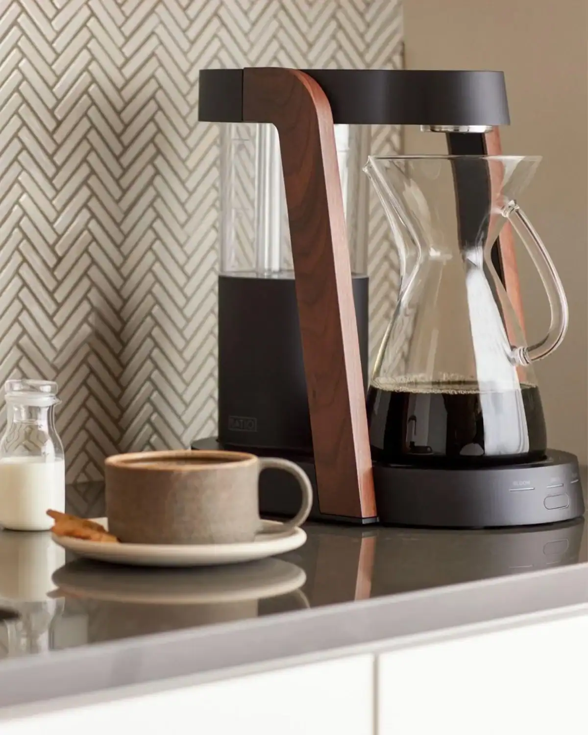 Ratio Eight Series 2 coffee maker with glass and walnut accents featured in a sustainable gifts for dad guide.