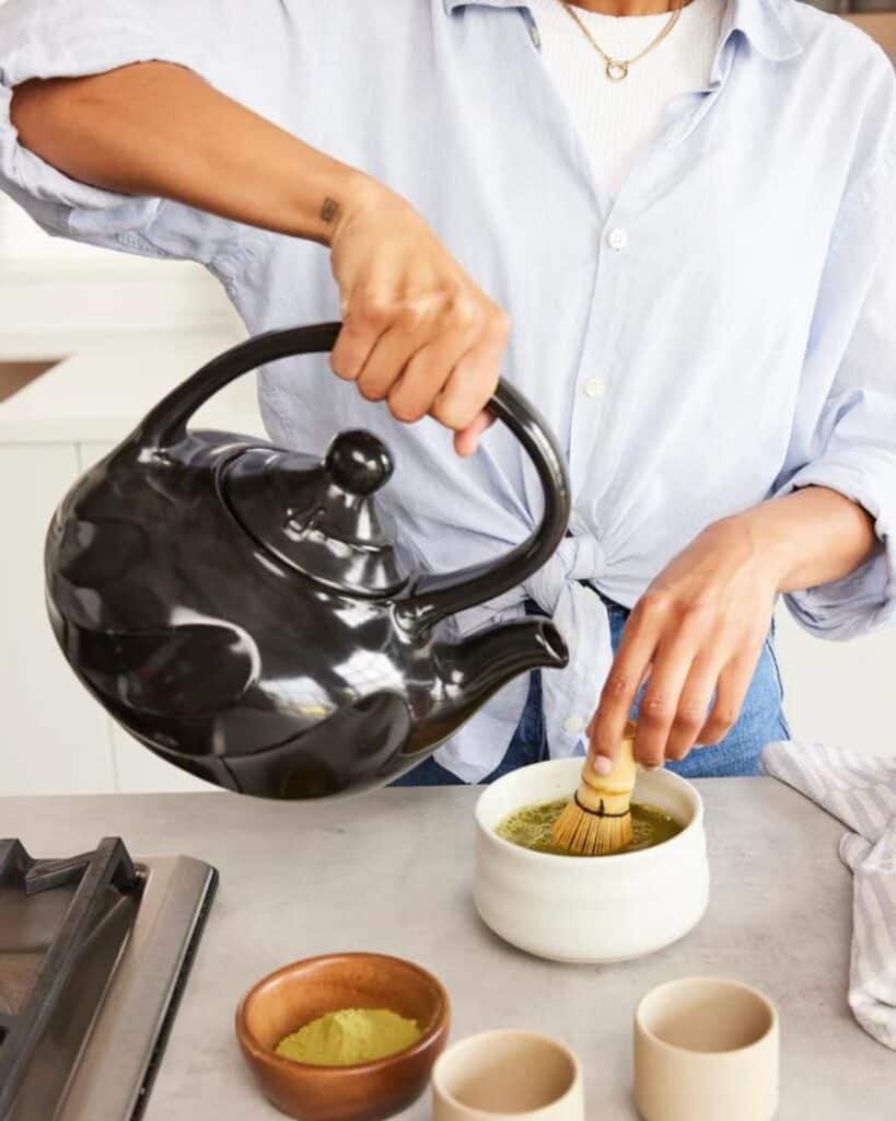 Xtrema Retro ceramic stovetop tea kettle with a matching ceramic lid